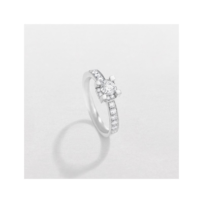 Anello con diamante (BRW: 0.83)